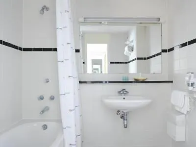 Отель Bastion Зандам